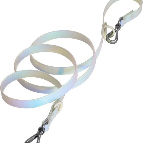 NWT Wild One Holographic Adjustable Waterproof Flex-Poly Coated Nylon Dog Leash - Picture 1 of 9